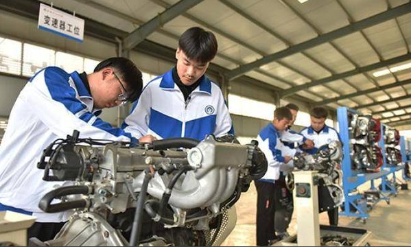 职业教育应加速融入和服务立异驱动战略在推进科技效果转化