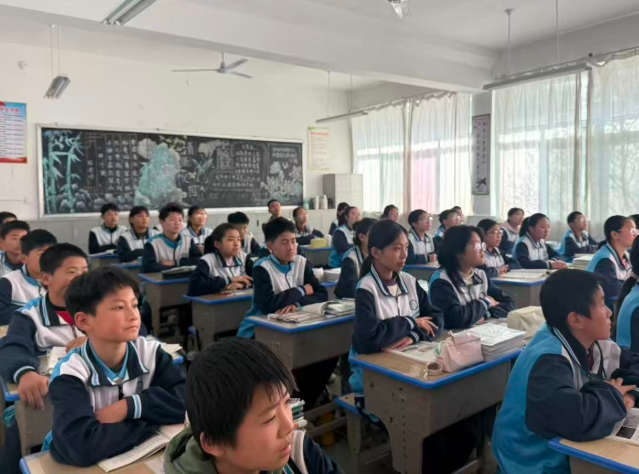 讲堂不再枯燥乏味教师讲课方法的改变变的生动有趣起来 讲堂不再枯燥乏味教师讲课方法的改变变的生动有趣起来